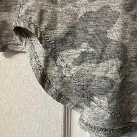 Selling grey camouflage shirt, long sleeves - Picture 3 of 3
